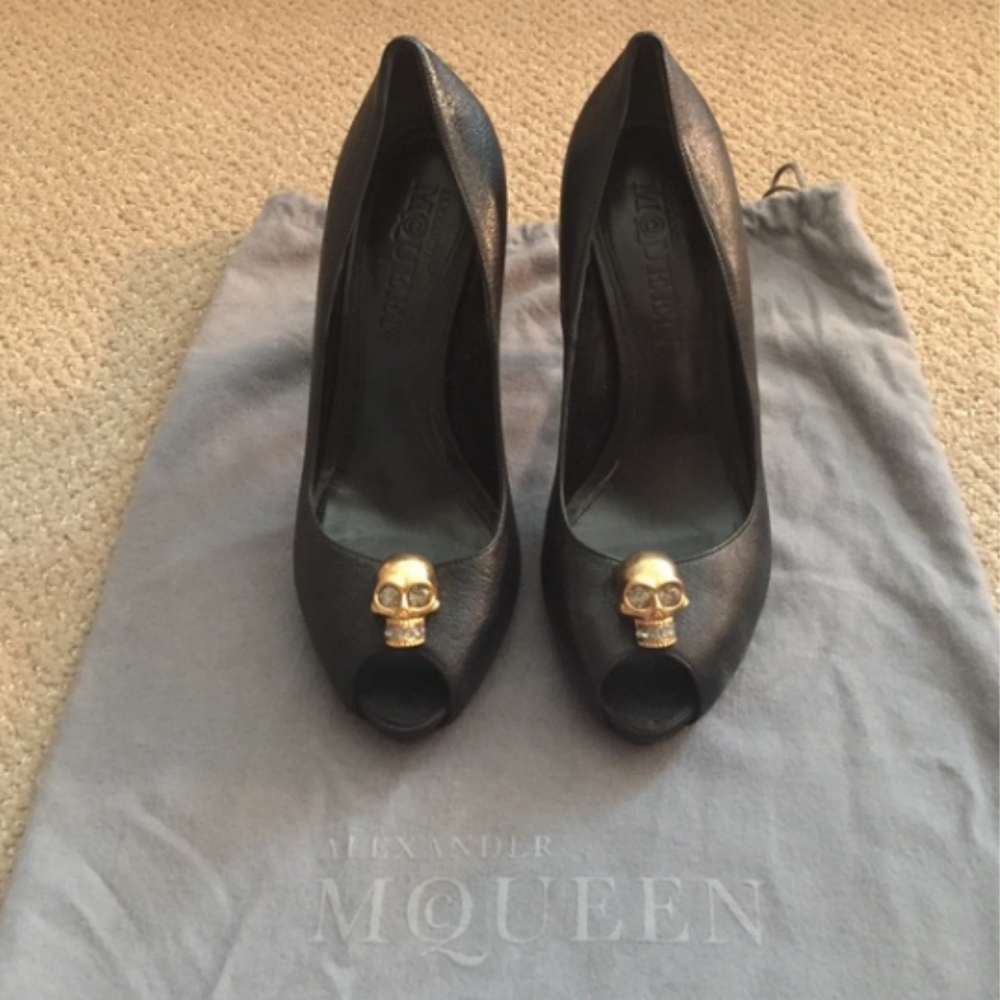 🎉HP ALEXANDER MCQUEEN BLACK LEATHER GOLD GEM SKULLS Heels Pumps Shoes Stilettos